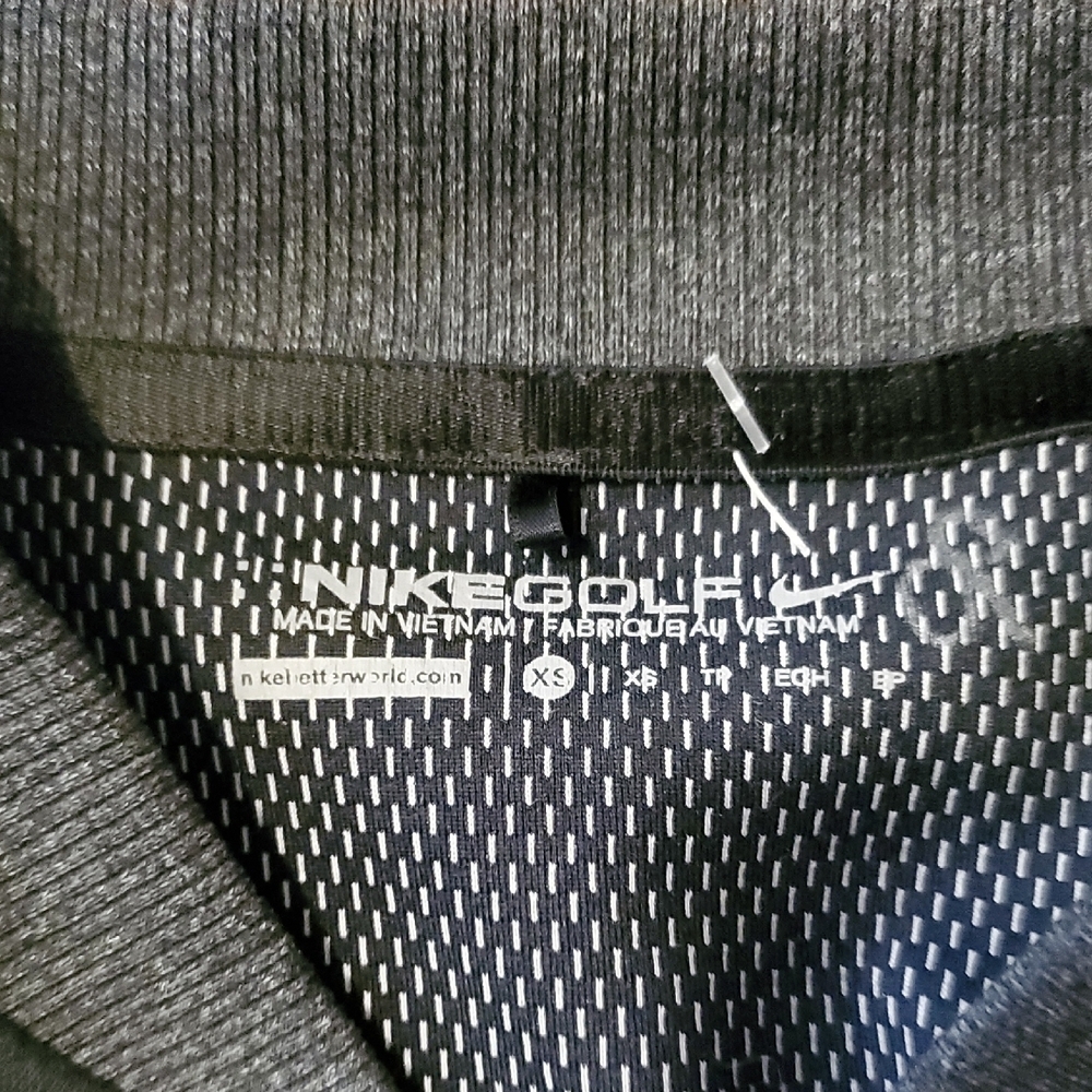 Nike Women's Dark Gray Golf Jacket with Swoosh Zippered Pockets - Picture 2 of 10